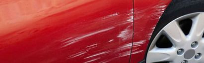 La mejor manera de eliminar los arañazos del auto