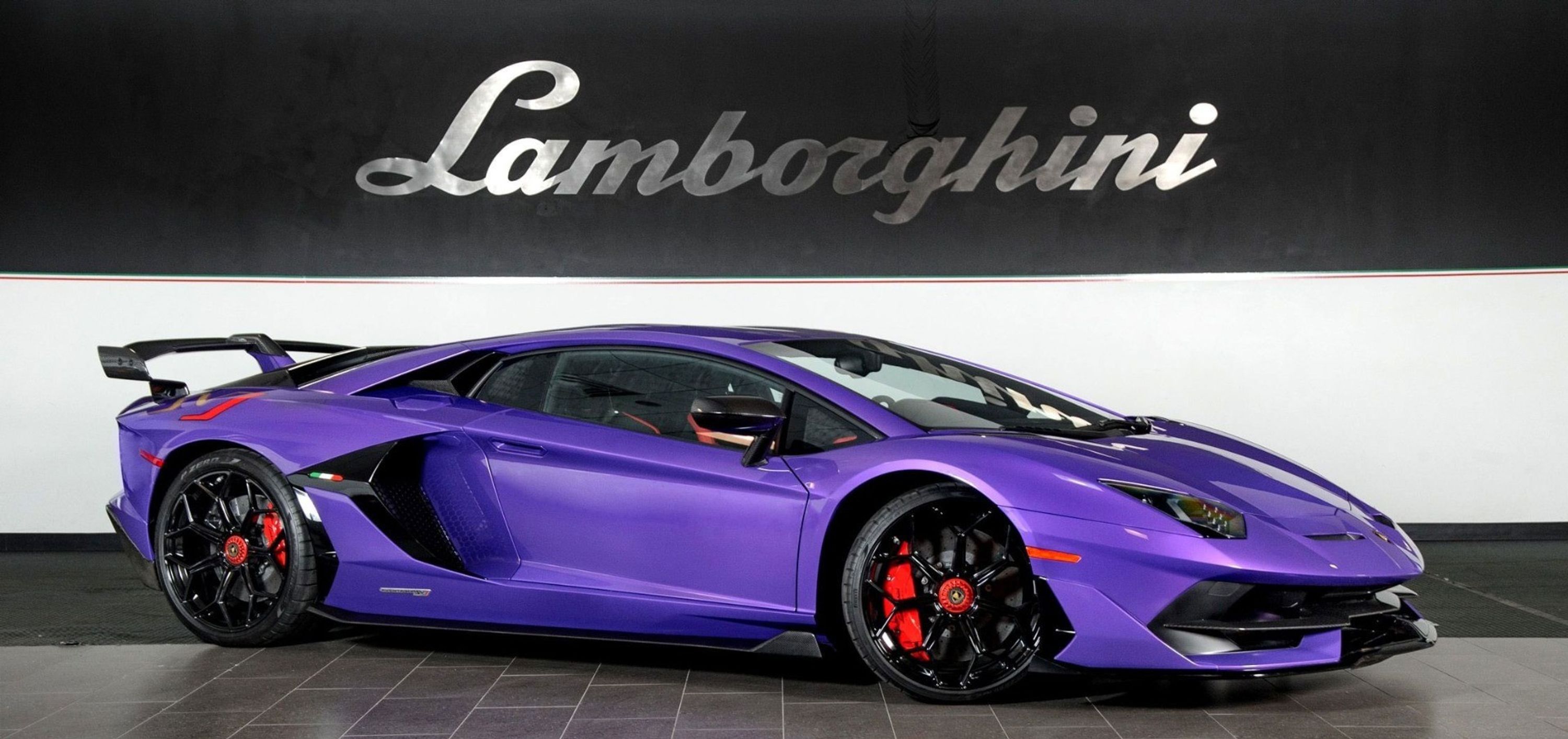 Buy Lamborghini Viola Parsifae Pearl spray paint? - CROP